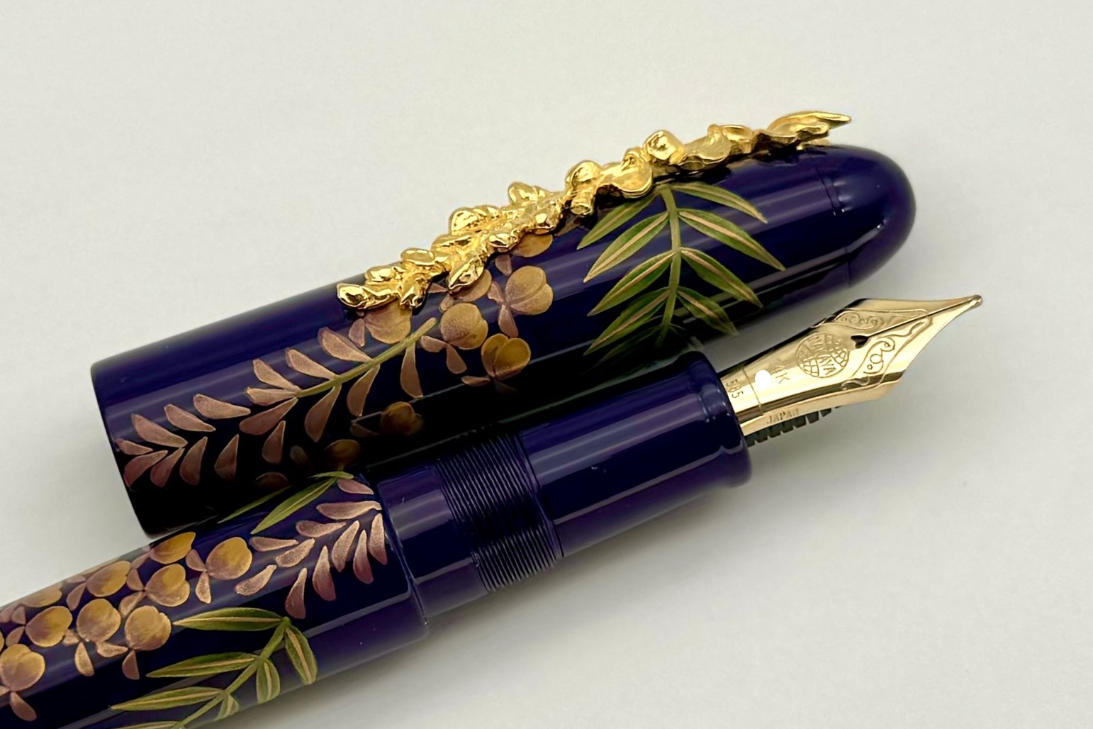 NakayaPortableWriterFujiⅡWisteriaShobuBaseFPwithYellowGoldWisteriaStopper_F